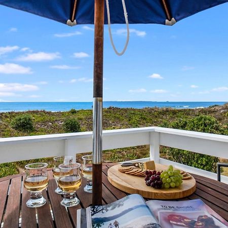 Oceanside Bach - Mount Maunganui Holiday Home Exteriör bild