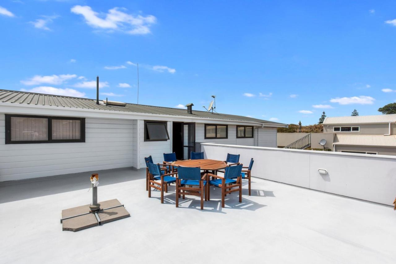 Oceanside Bach - Mount Maunganui Holiday Home Exteriör bild