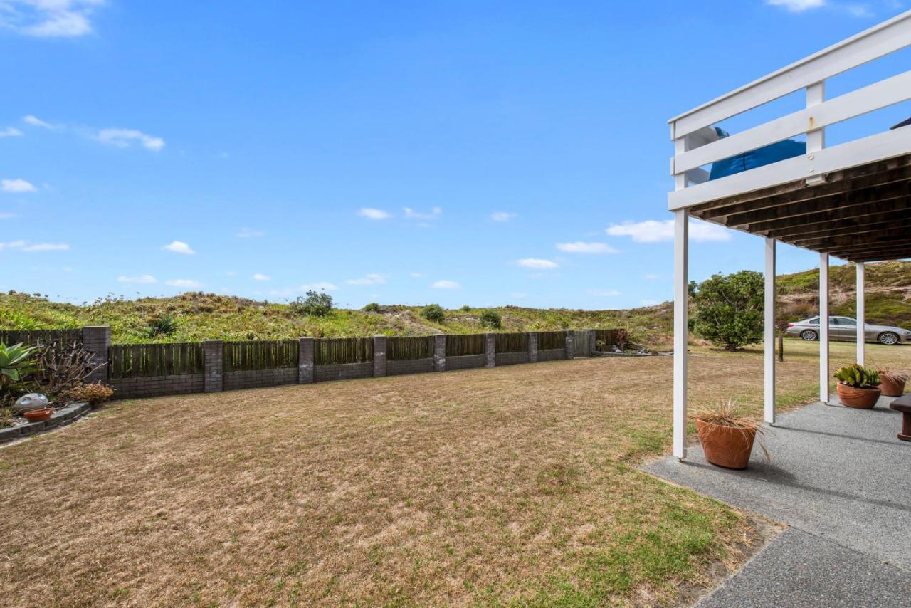 Oceanside Bach - Mount Maunganui Holiday Home Exteriör bild